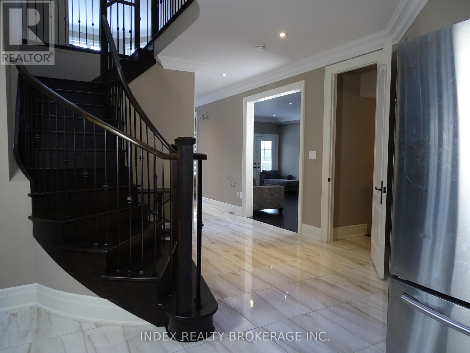 Upper - 24 Lloyd Sanderson Drive, Brampton, Ontario  L6Y 3A5 - Photo 6 - W13043262