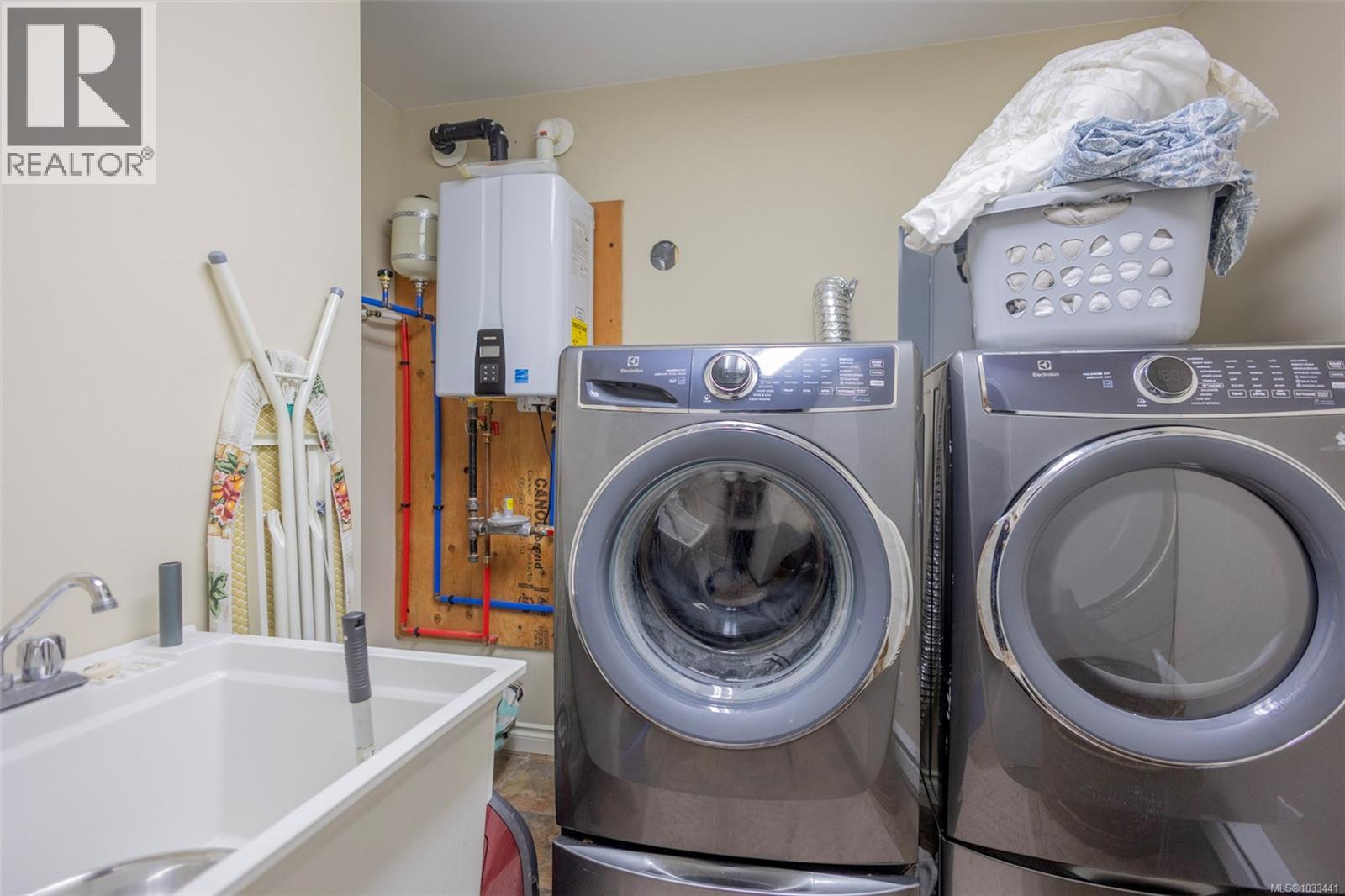 B 16990 Wickanninish Rd, Port Renfrew, British Columbia  V0S 1K0 - Photo 31 - 1033441