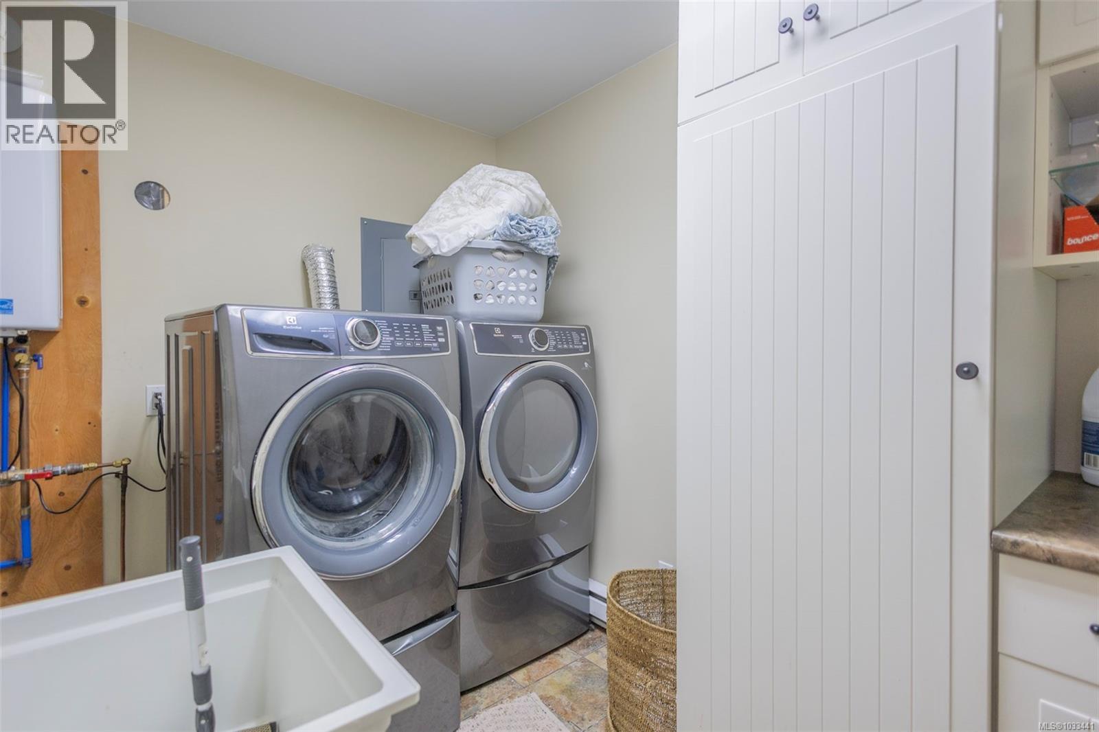 B 16990 Wickanninish Rd, Port Renfrew, British Columbia  V0S 1K0 - Photo 32 - 1033441