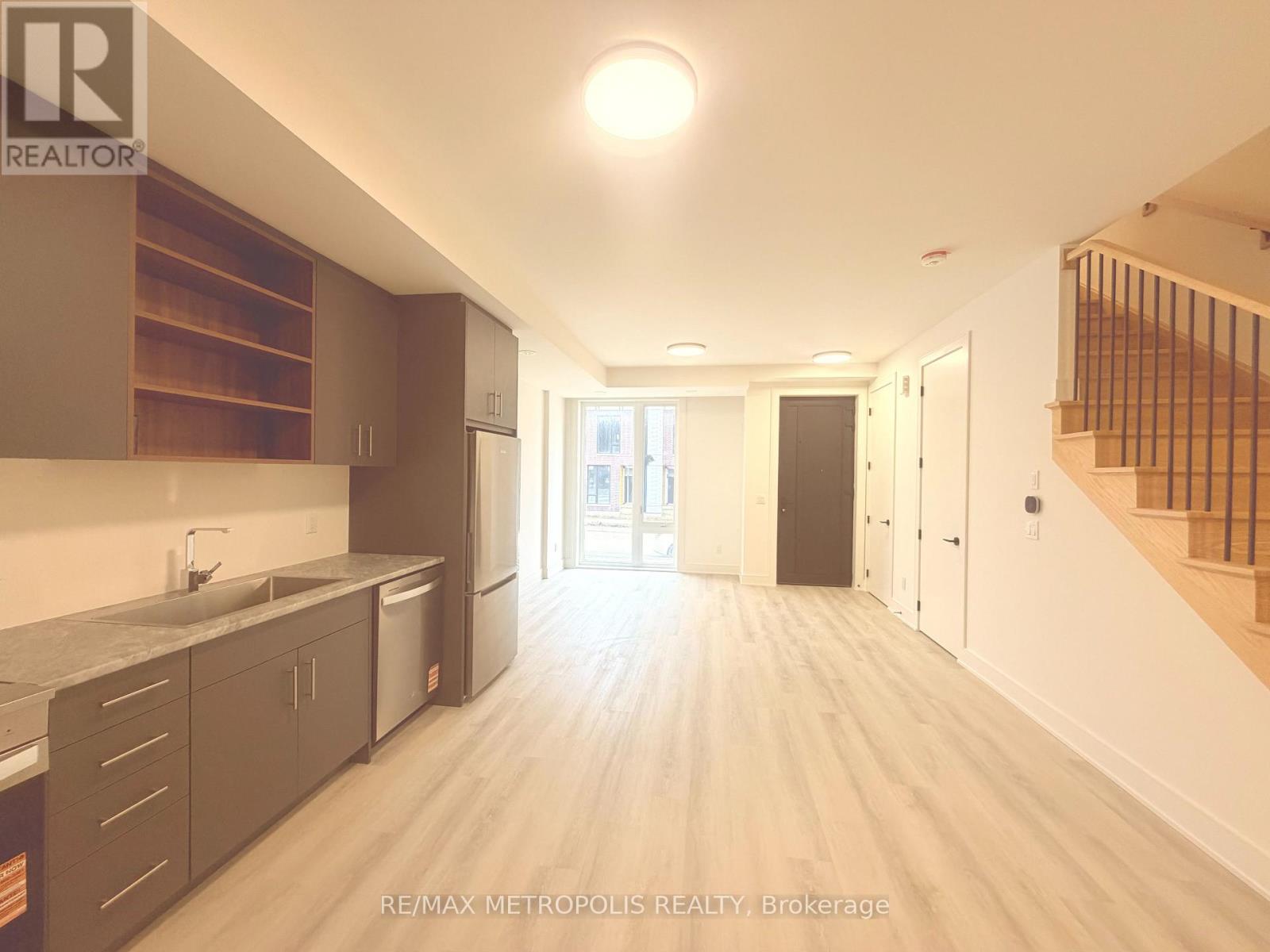 68 Everett Common, St. Catharines, Ontario  L2P 0H1 - Photo 5 - X13043250