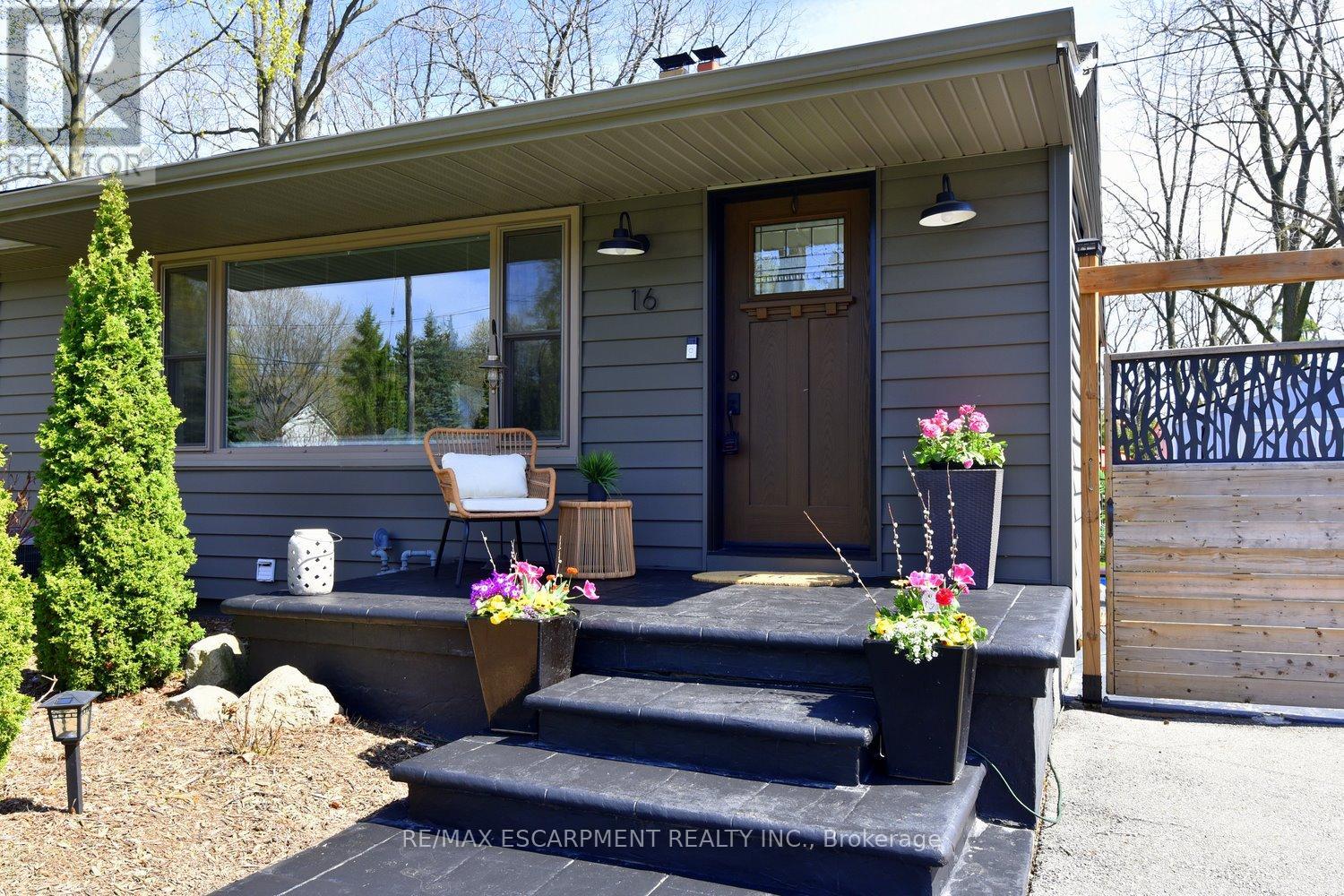 16 Church Street, Hamilton, Ontario  L0R 2H0 - Photo 2 - X13042206