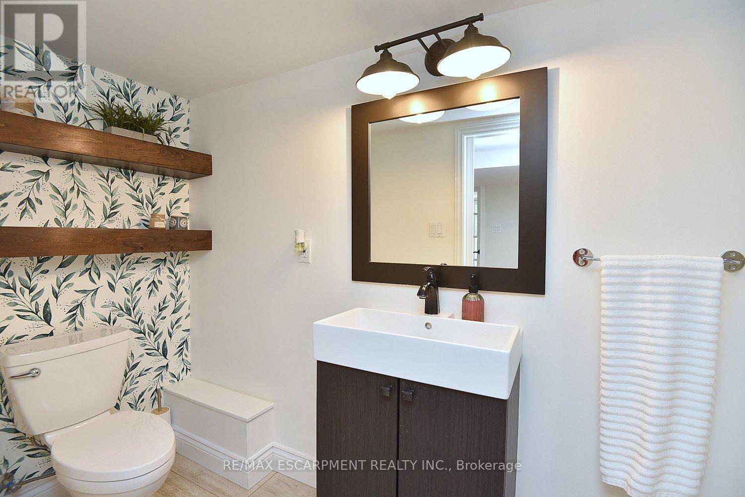 16 Church Street, Hamilton, Ontario  L0R 2H0 - Photo 34 - X13042206