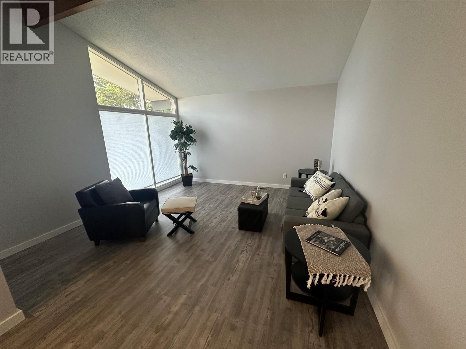 1916 90 Avenue, Dawson Creek, British Columbia  V1G 1A6 - Photo 5 - 10383048