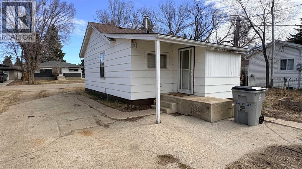 1209 5 Avenue, Wainwright, Alberta  T9W 1L8 - Photo 3 - A2303860