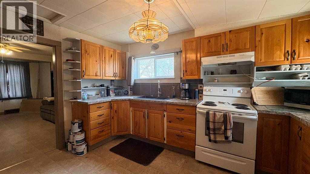 1209 5 Avenue, Wainwright, Alberta  T9W 1L8 - Photo 4 - A2303860