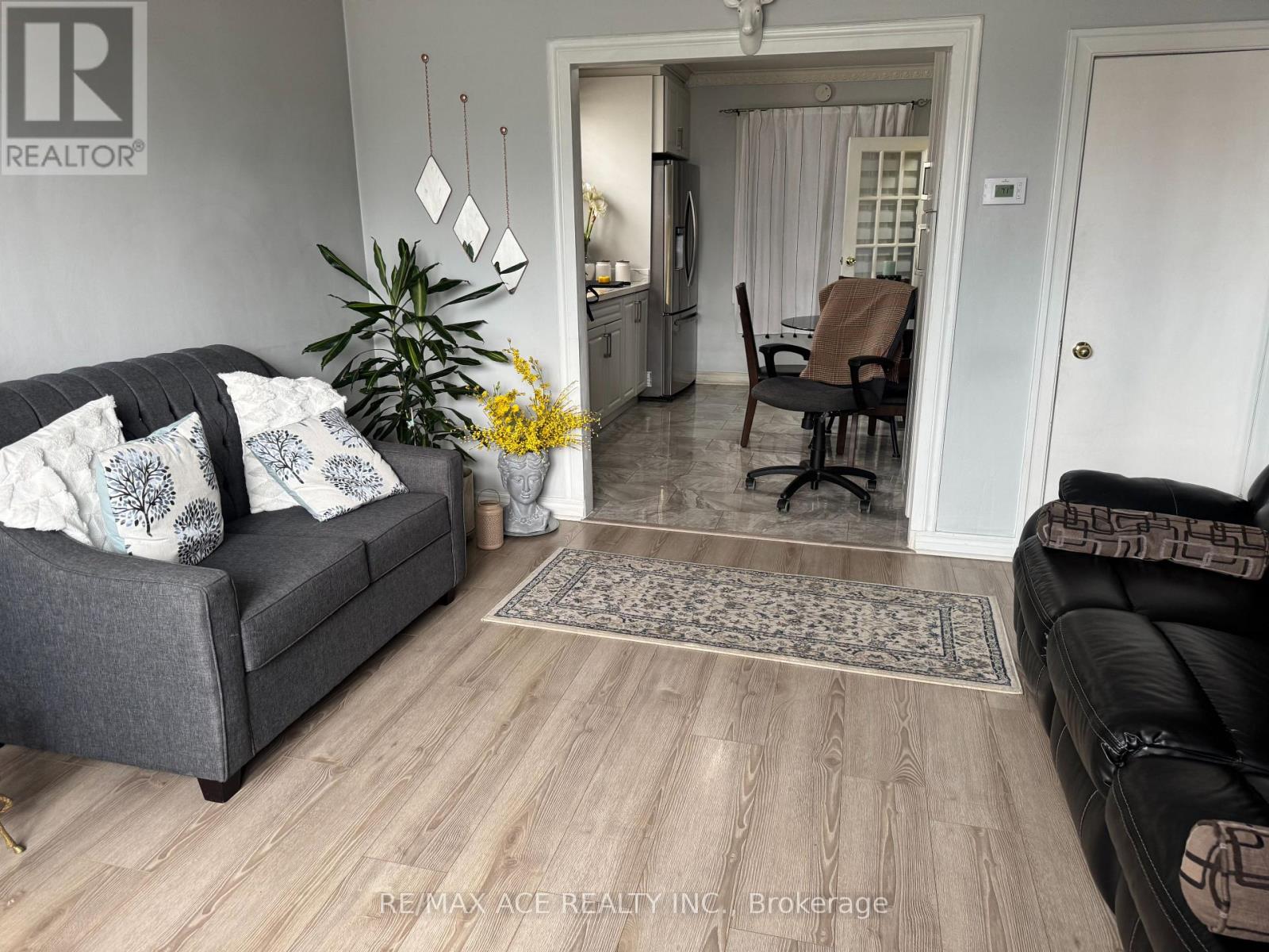 92 Ware Street, Peterborough, Ontario  K9J 2B7 - Photo 6 - X12986726