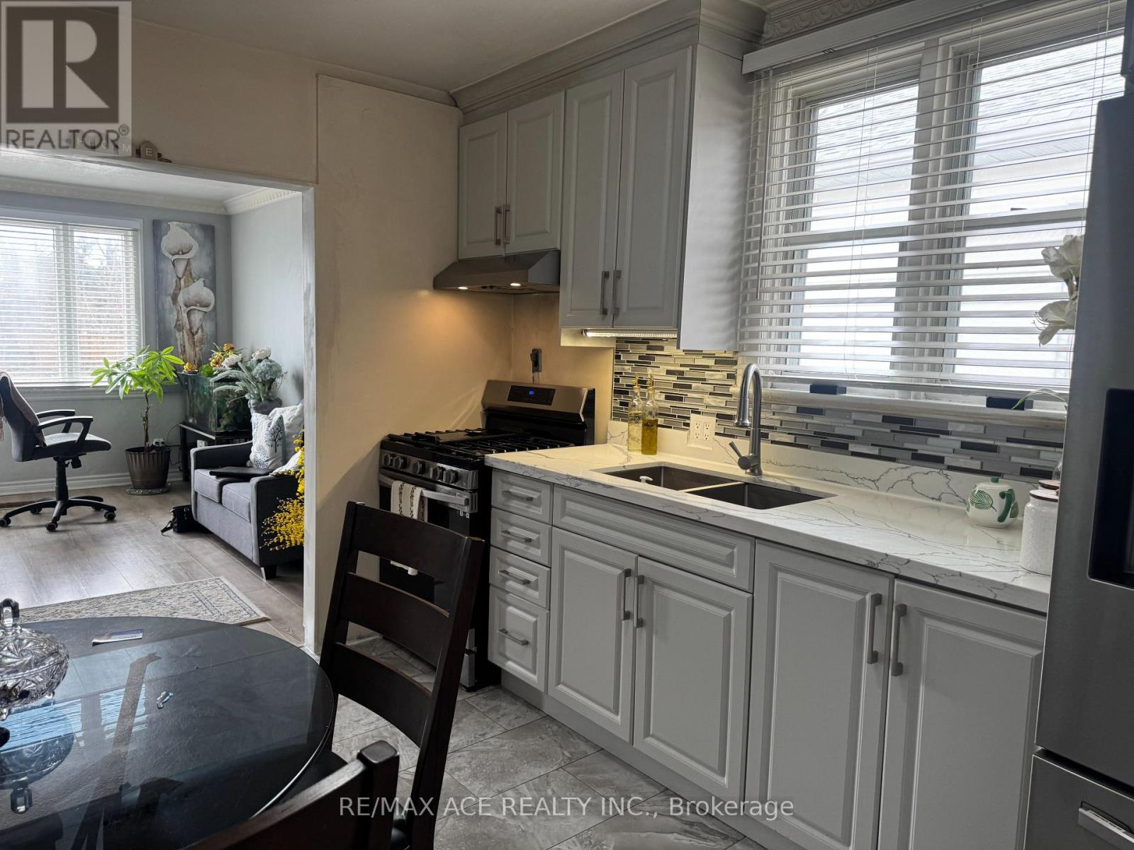 92 Ware Street, Peterborough, Ontario  K9J 2B7 - Photo 8 - X12986726