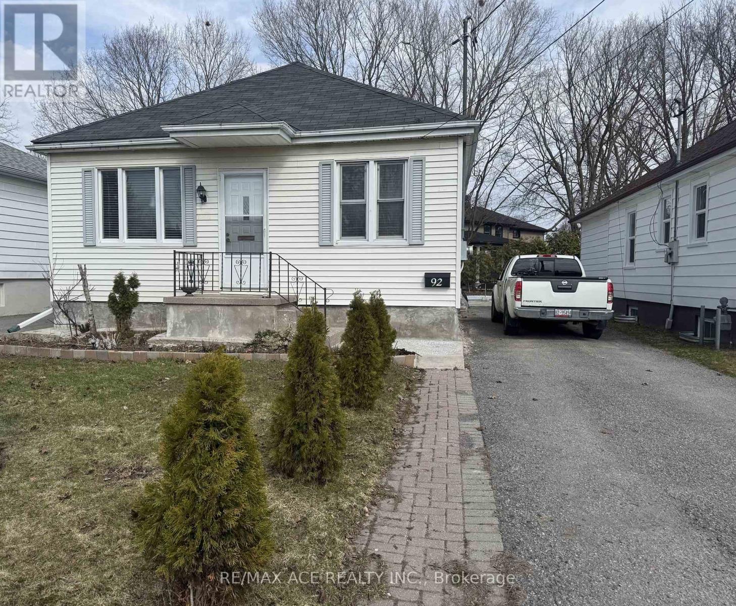 92 Ware Street, Peterborough, Ontario  K9J 2B7 - Photo 2 - X12986726