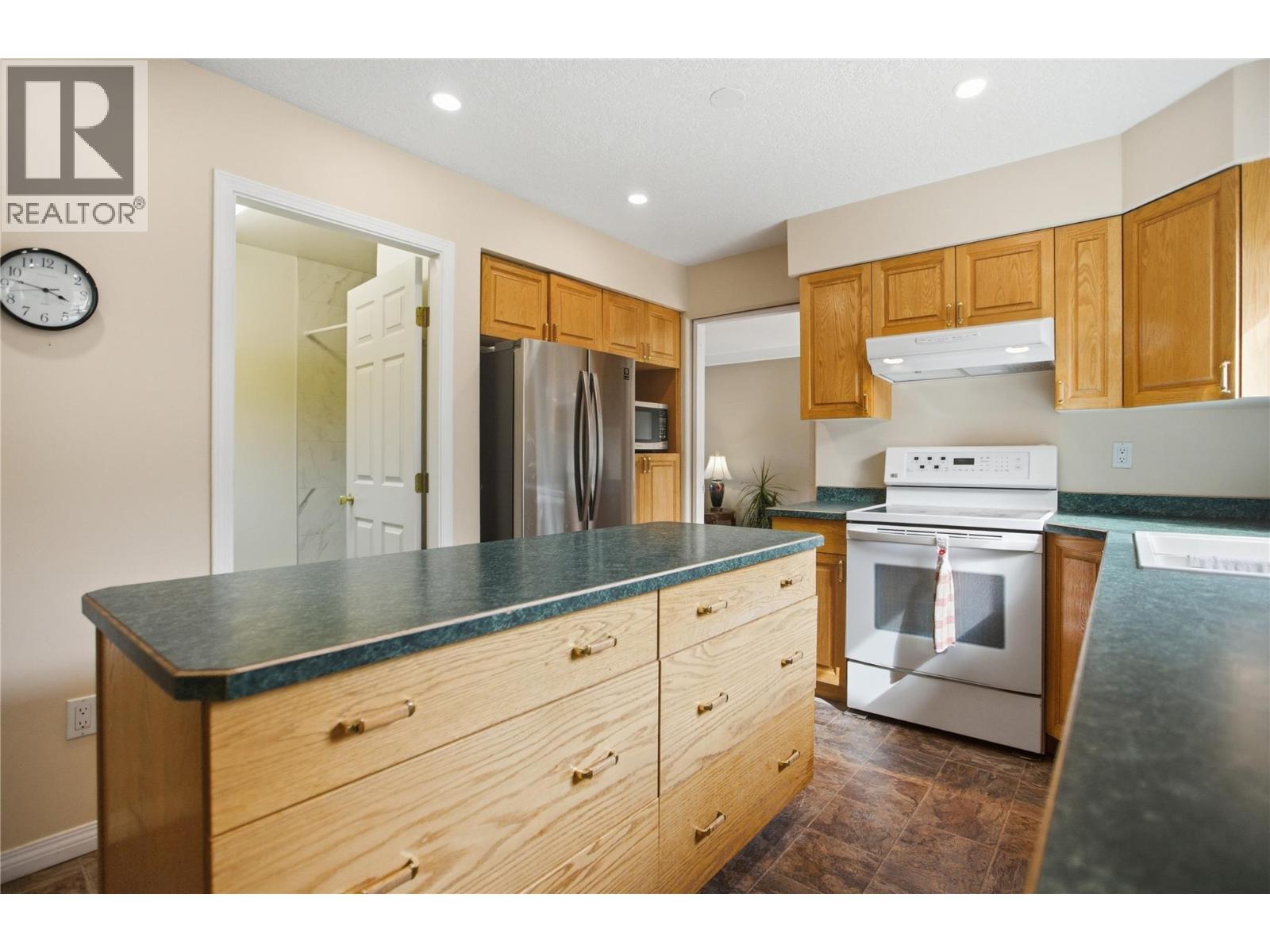 2890 Scott Place, Merritt, British Columbia  V1K 1G1 - Photo 14 - 10384847