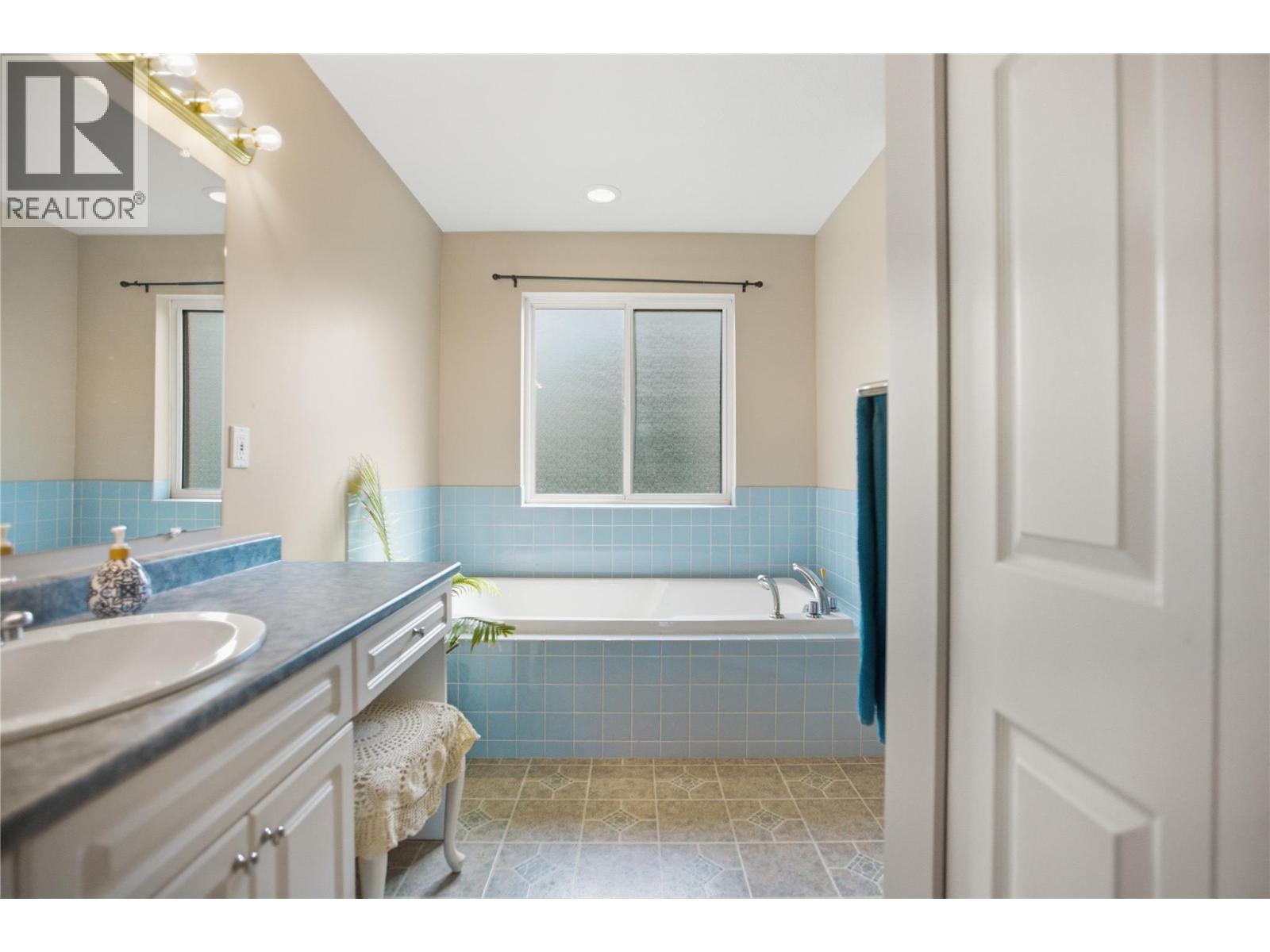 2890 Scott Place, Merritt, British Columbia  V1K 1G1 - Photo 32 - 10384847