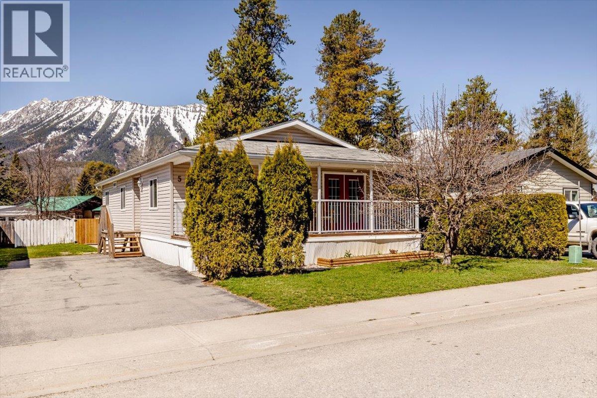 5 Slalom Drive, Fernie, British Columbia  V0B 1M4 - Photo 1 - 10384738