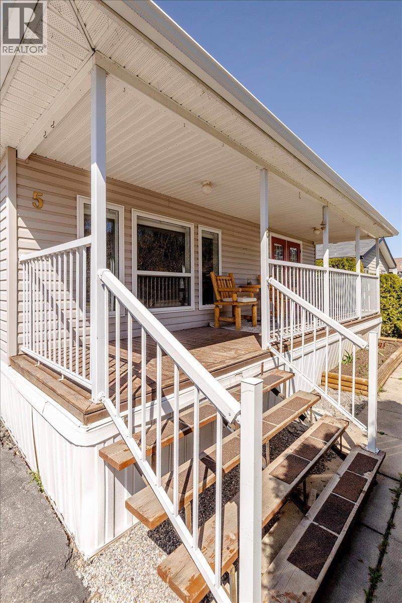 5 Slalom Drive, Fernie, British Columbia  V0B 1M4 - Photo 8 - 10384738