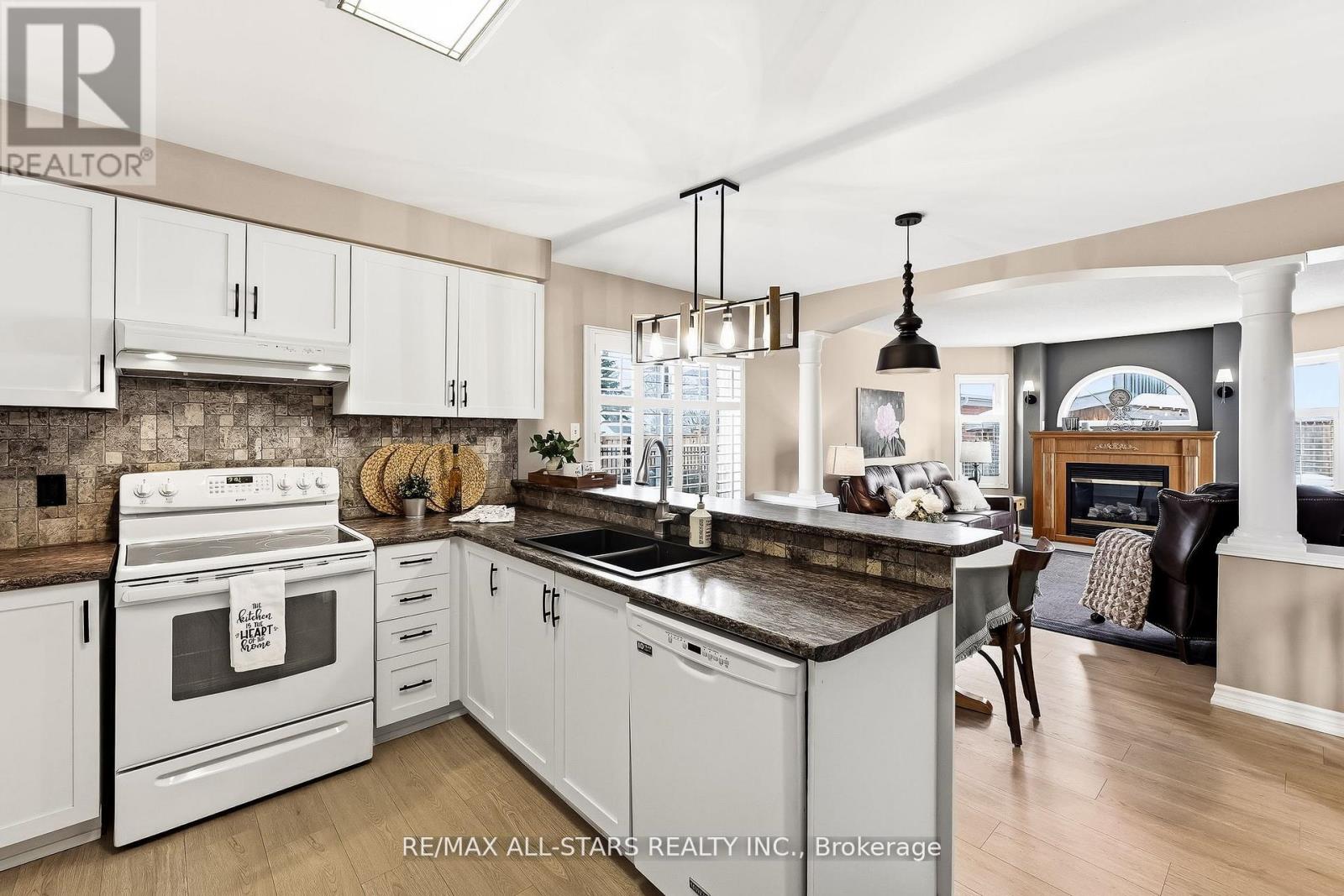 69 Matthewson Place, Whitby, Ontario  L1M 1H4 - Photo 14 - E13043386