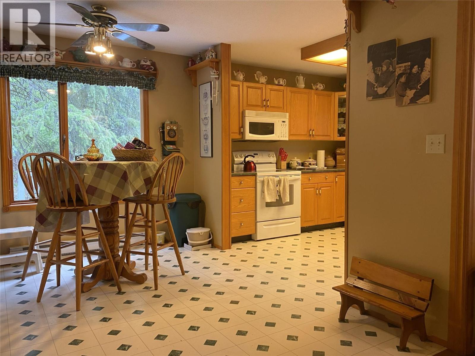 9820 Granby Road, Grand Forks, British Columbia  V0H 1H1 - Photo 6 - 10383522