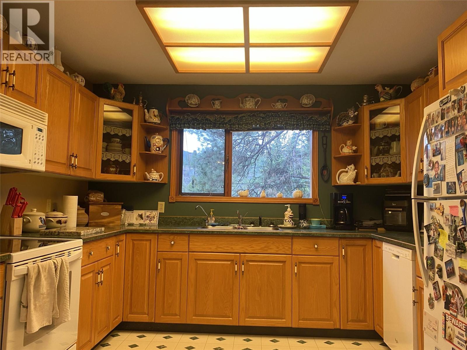 9820 Granby Road, Grand Forks, British Columbia  V0H 1H1 - Photo 5 - 10383522