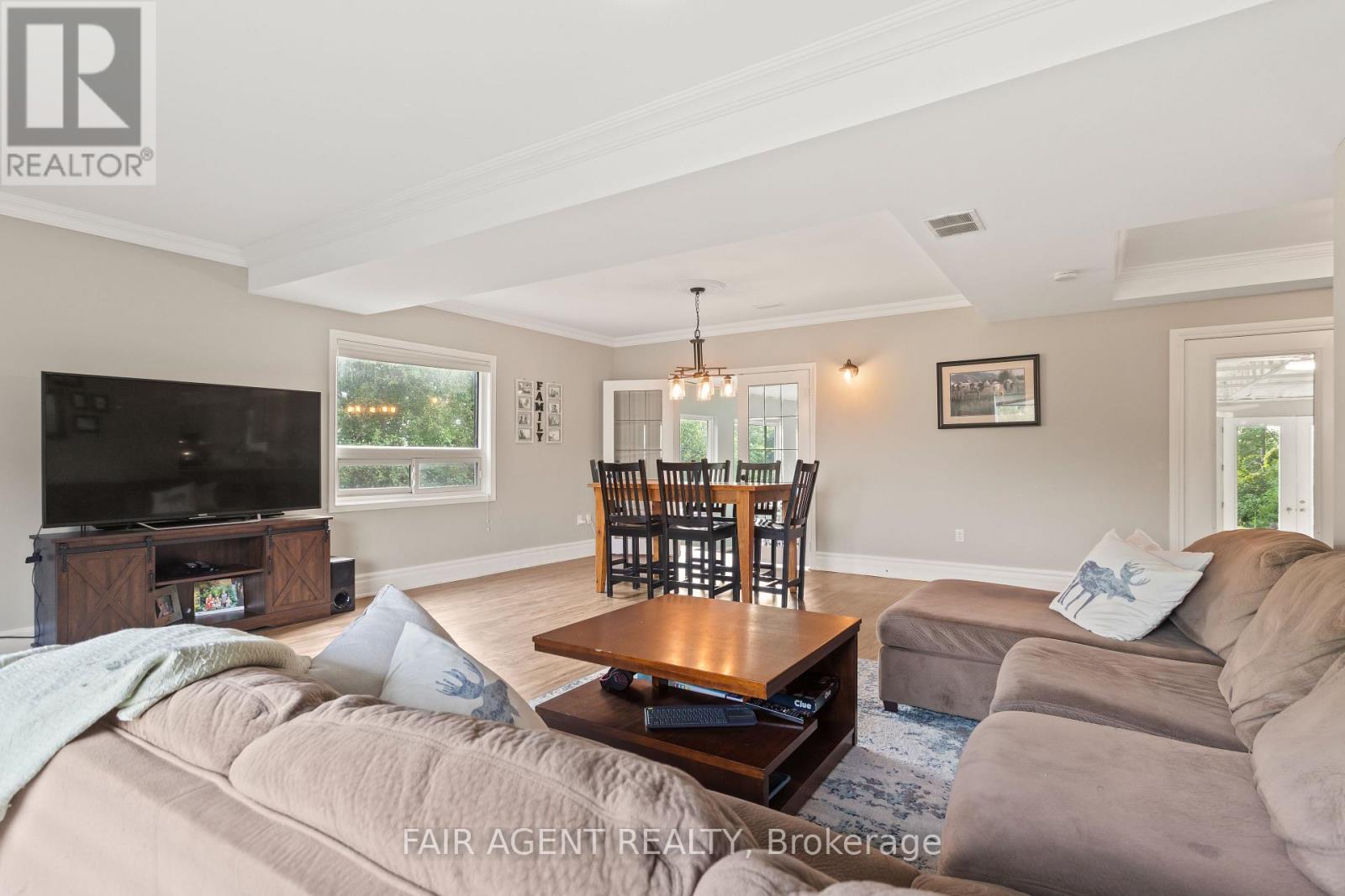 4484 Ausable Drive, North Middlesex, Ontario  N0M 1A0 - Photo 11 - X13043356