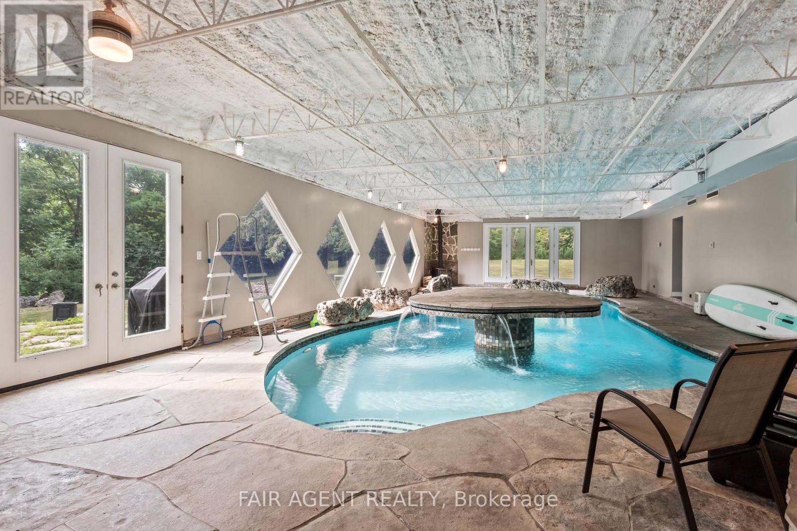 4484 Ausable Drive, North Middlesex, Ontario  N0M 1A0 - Photo 19 - X13043356