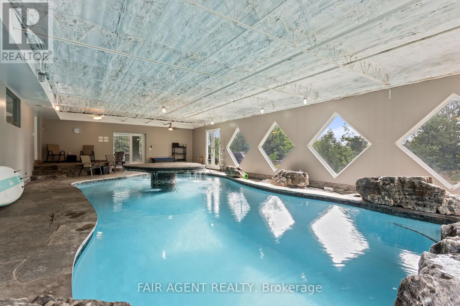 4484 Ausable Drive, North Middlesex, Ontario  N0M 1A0 - Photo 20 - X13043356