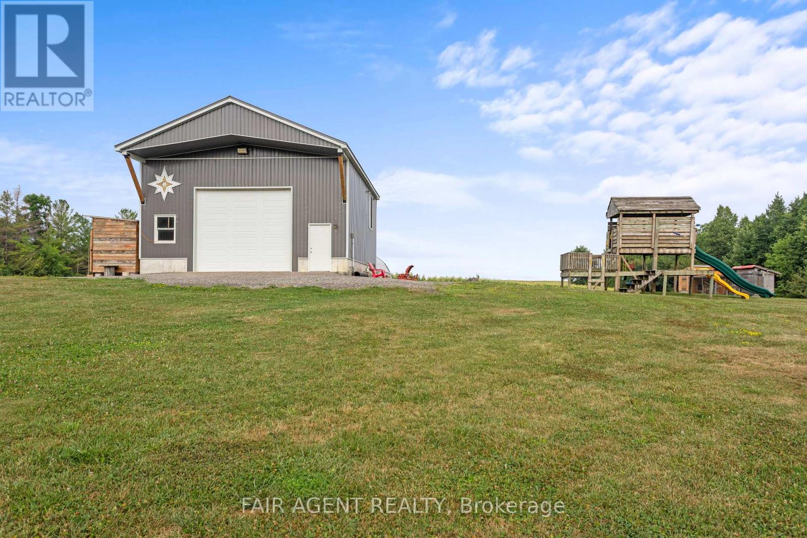 4484 Ausable Drive, North Middlesex, Ontario  N0M 1A0 - Photo 3 - X13043356