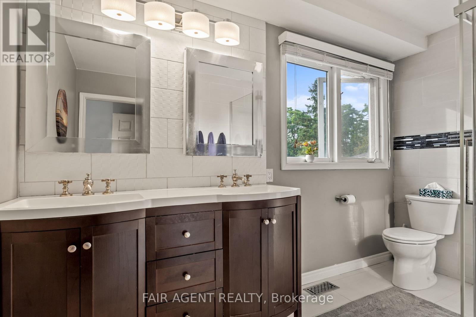 4484 Ausable Drive, North Middlesex, Ontario  N0M 1A0 - Photo 38 - X13043356