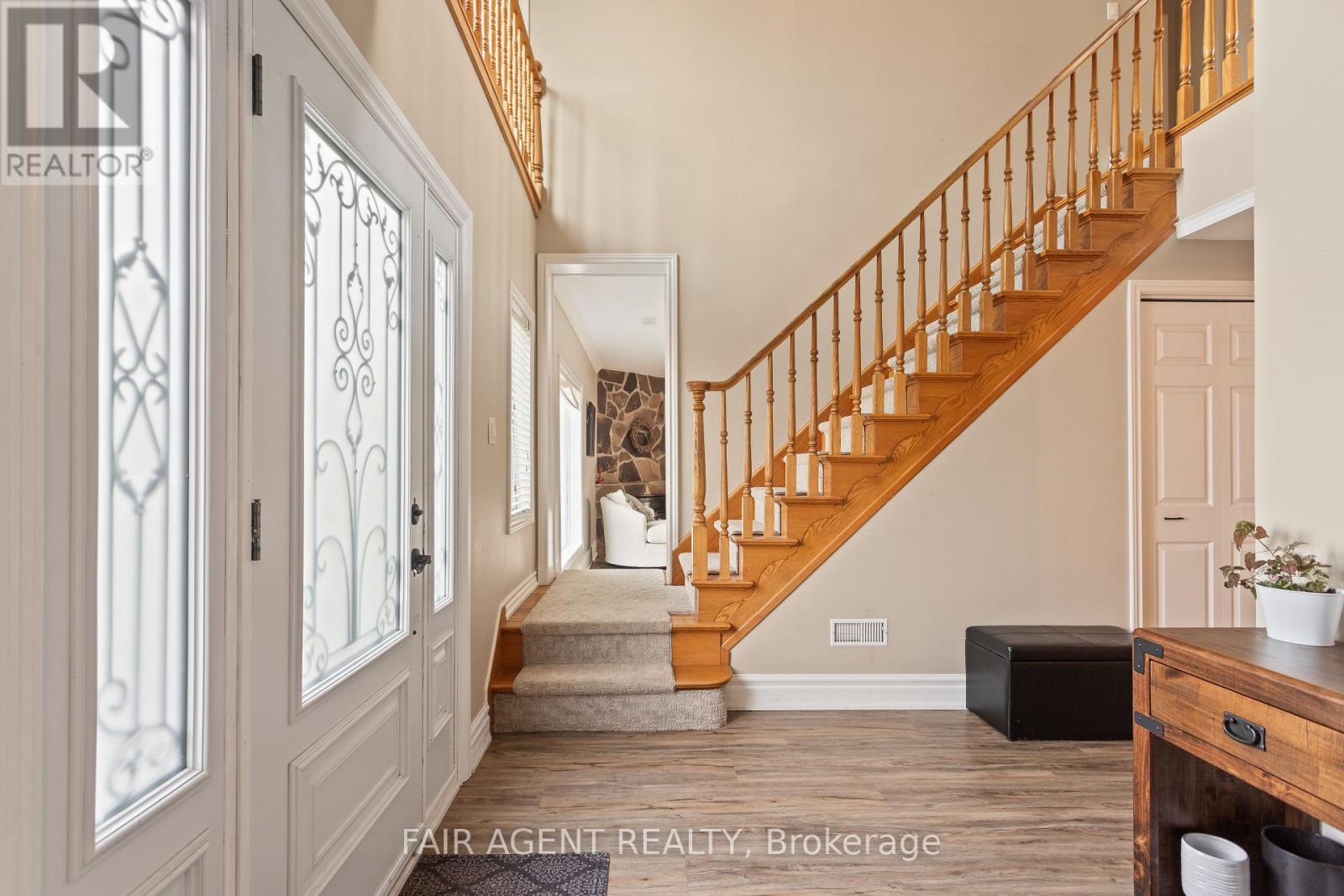 4484 Ausable Drive, North Middlesex, Ontario  N0M 1A0 - Photo 6 - X13043356