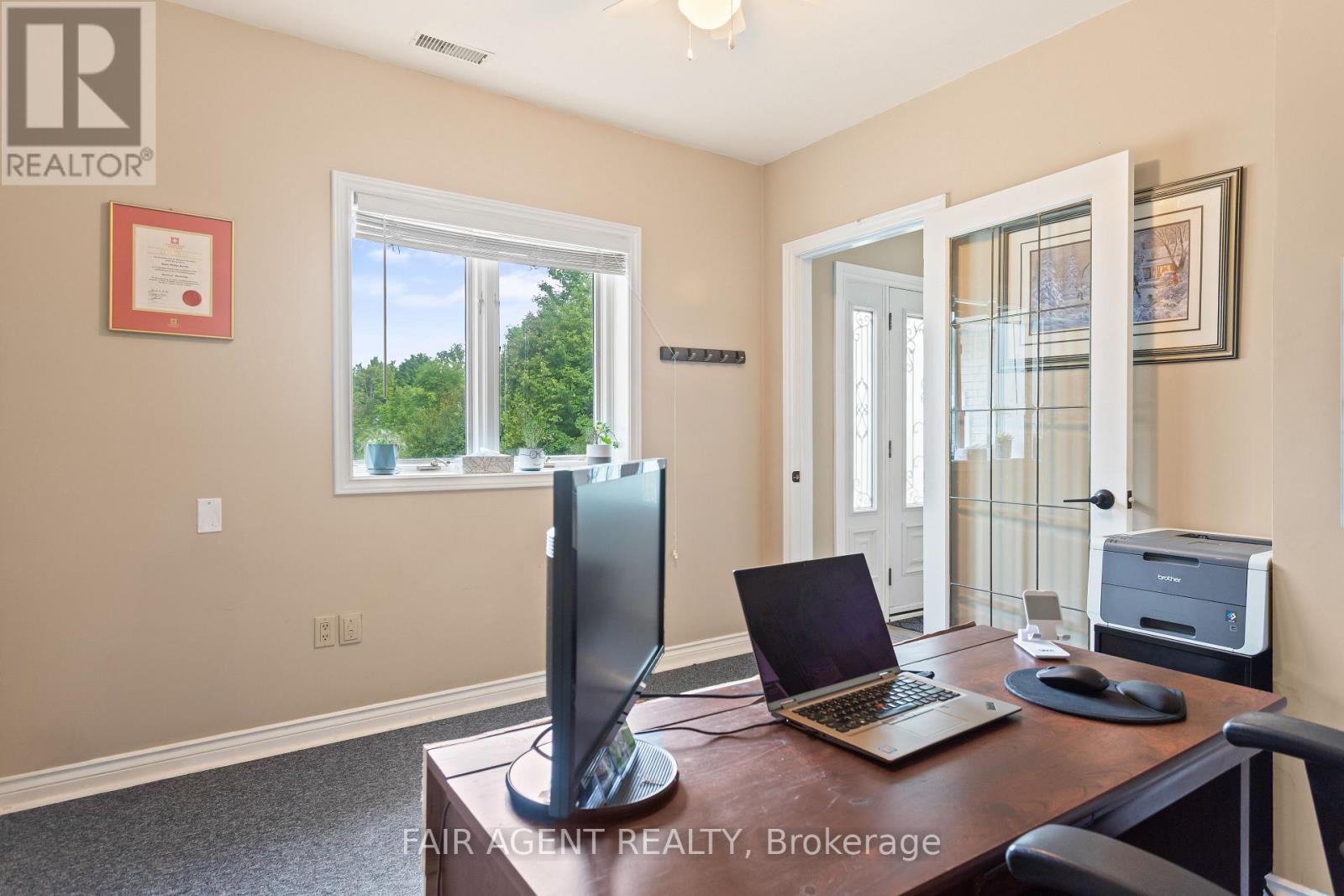 4484 Ausable Drive, North Middlesex, Ontario  N0M 1A0 - Photo 7 - X13043356