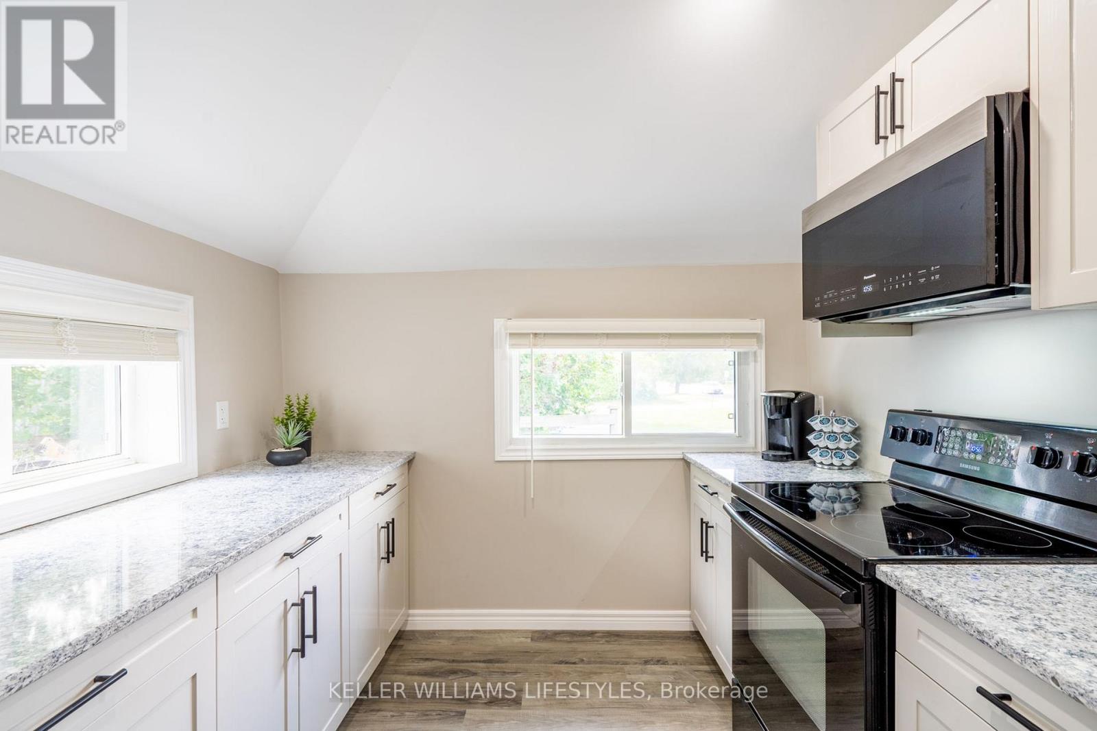 6371 Cottage Way Lane, Lambton Shores, Ontario  N0N 1J1 - Photo 16 - X13043412