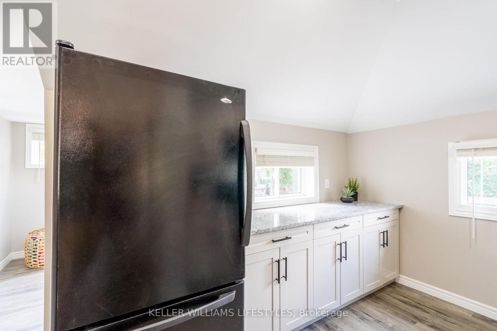 6371 Cottage Way Lane, Lambton Shores, Ontario  N0N 1J1 - Photo 17 - X13043412