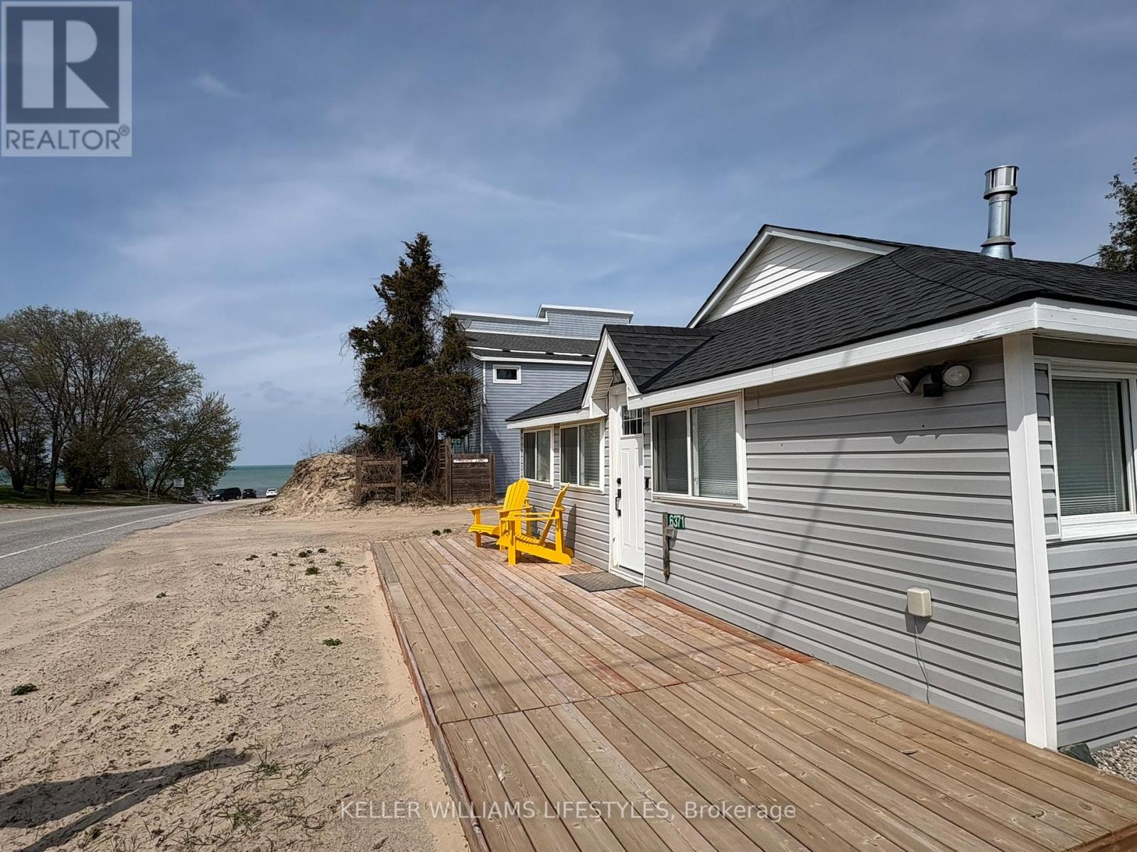 6371 Cottage Way Lane, Lambton Shores, Ontario  N0N 1J1 - Photo 2 - X13043412