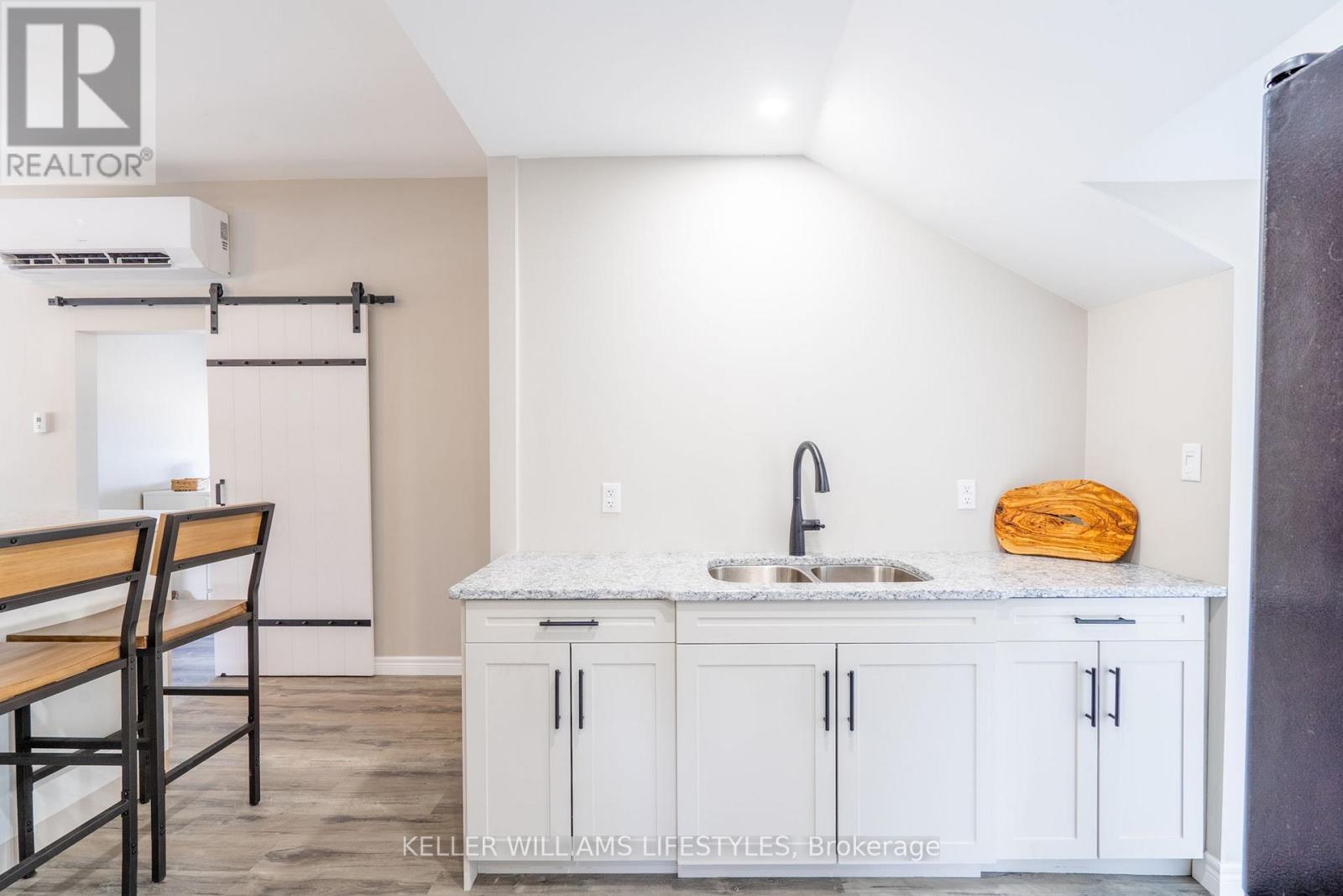 6371 Cottage Way Lane, Lambton Shores, Ontario  N0N 1J1 - Photo 20 - X13043412