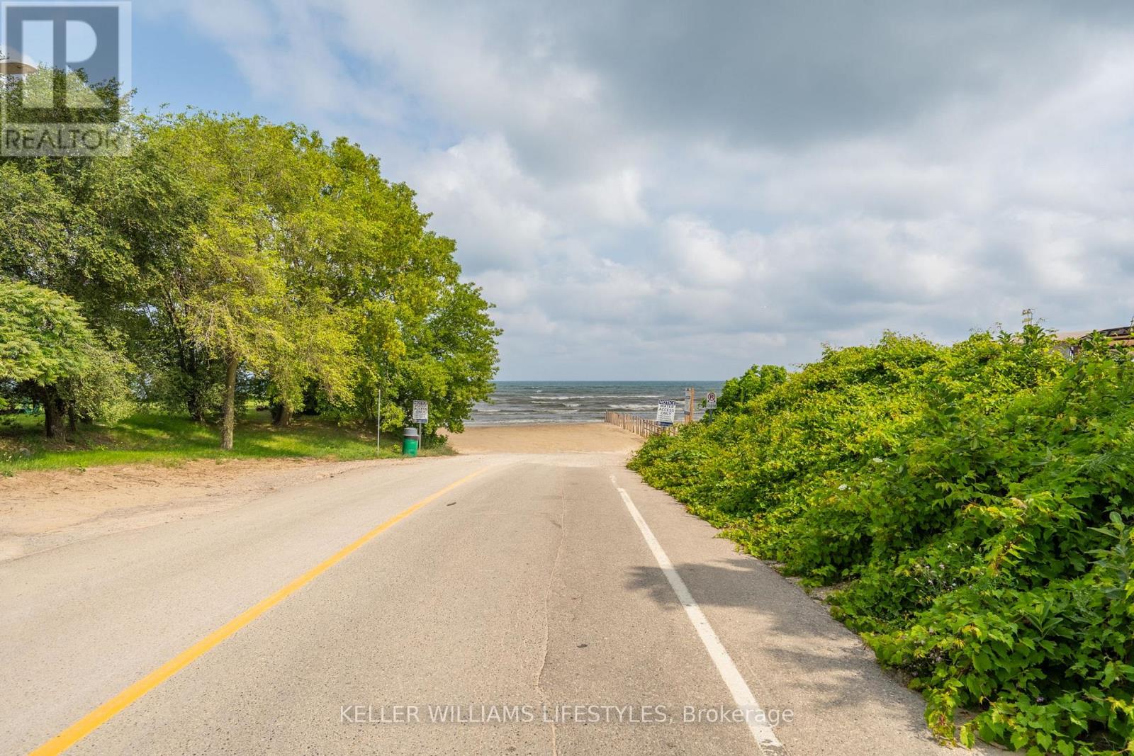 6371 Cottage Way Lane, Lambton Shores, Ontario  N0N 1J1 - Photo 3 - X13043412