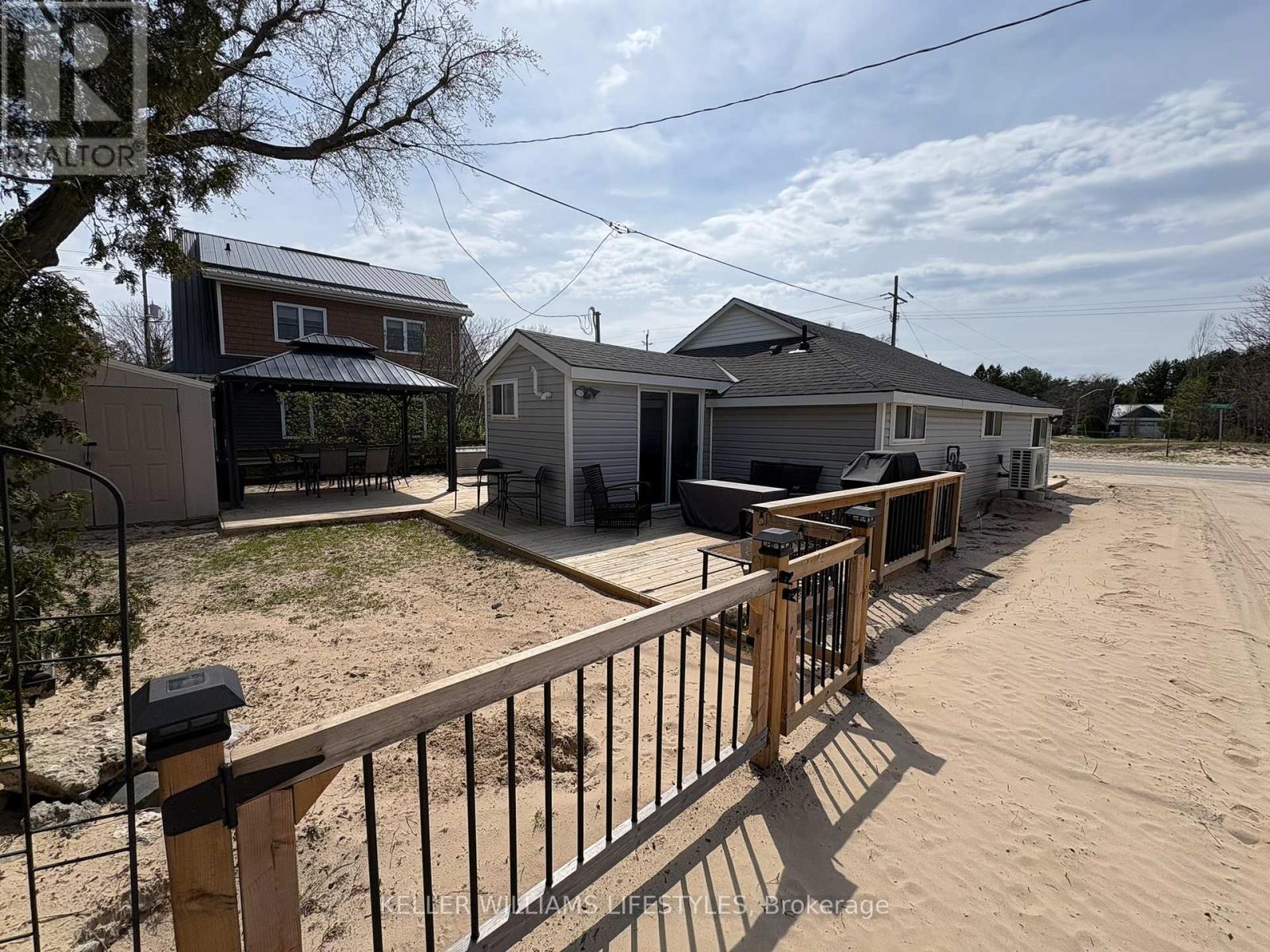 6371 Cottage Way Lane, Lambton Shores, Ontario  N0N 1J1 - Photo 41 - X13043412