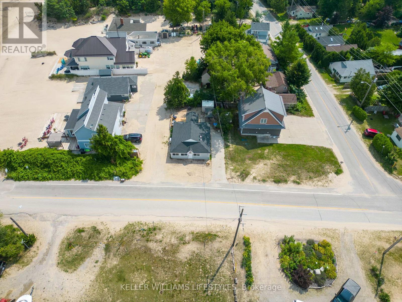 6371 Cottage Way Lane, Lambton Shores, Ontario  N0N 1J1 - Photo 45 - X13043412