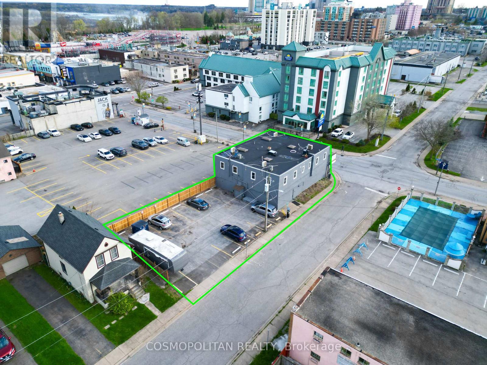 5077 Centre Street, Niagara Falls, Ontario  L2G 3N8 - Photo 3 - X13038762