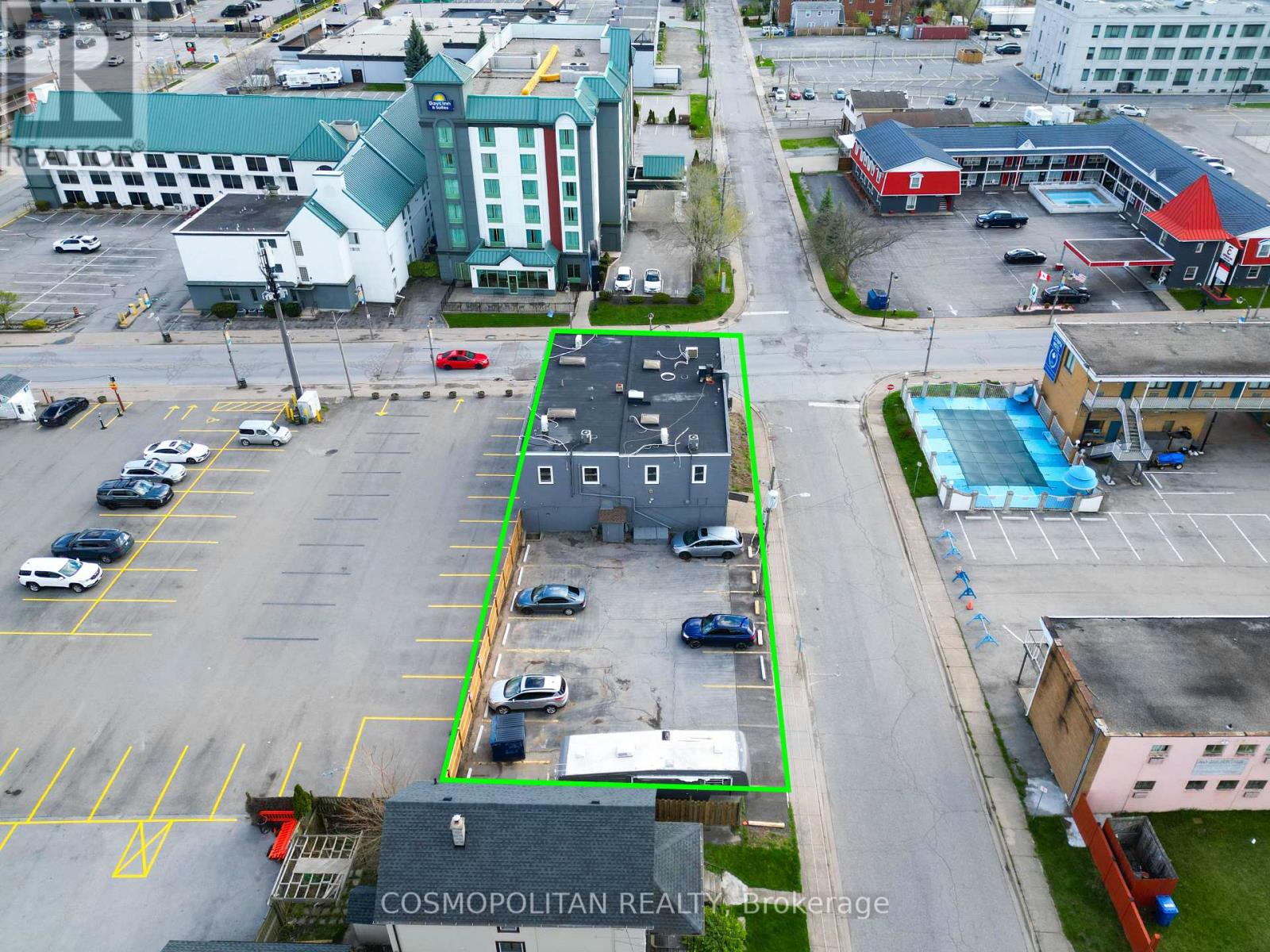 5077 Centre Street, Niagara Falls, Ontario  L2G 3N8 - Photo 4 - X13038762