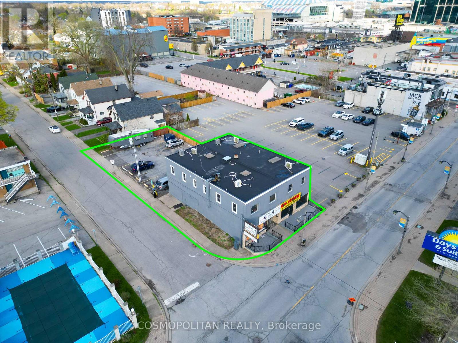 5077 Centre Street, Niagara Falls, Ontario  L2G 3N8 - Photo 5 - X13038762