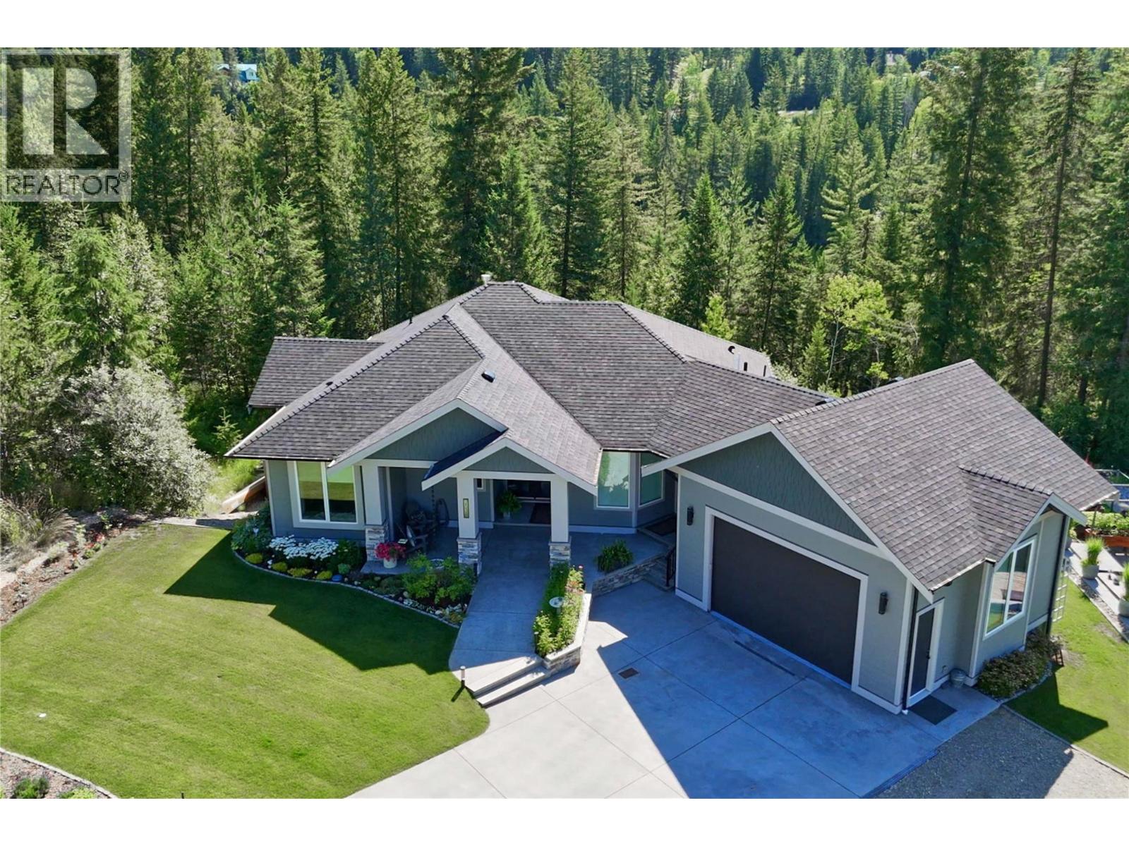 2538 Valley Place, Blind Bay, British Columbia