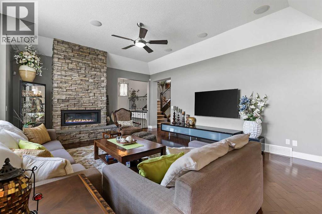 22 Wendham Place SW, Calgary, Alberta  T3H 0R6 - Photo 7 - A2294143