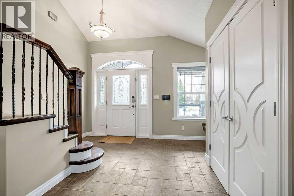 105 Lang Place, Okotoks, Alberta  T1S 1W8 - Photo 3 - A2301740