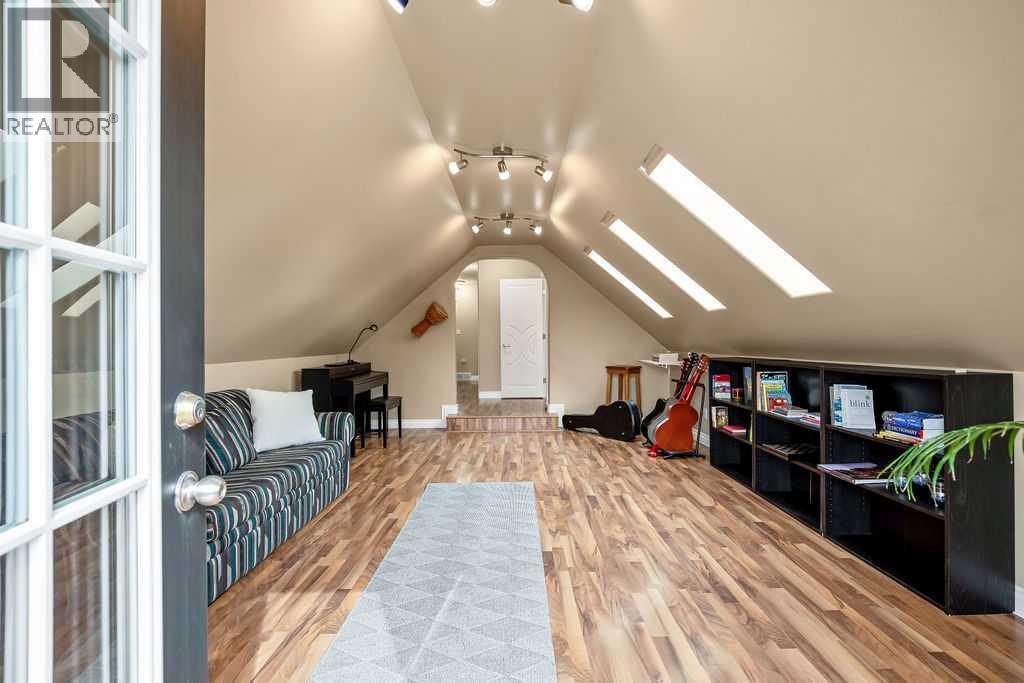 105 Lang Place, Okotoks, Alberta  T1S 1W8 - Photo 37 - A2301740