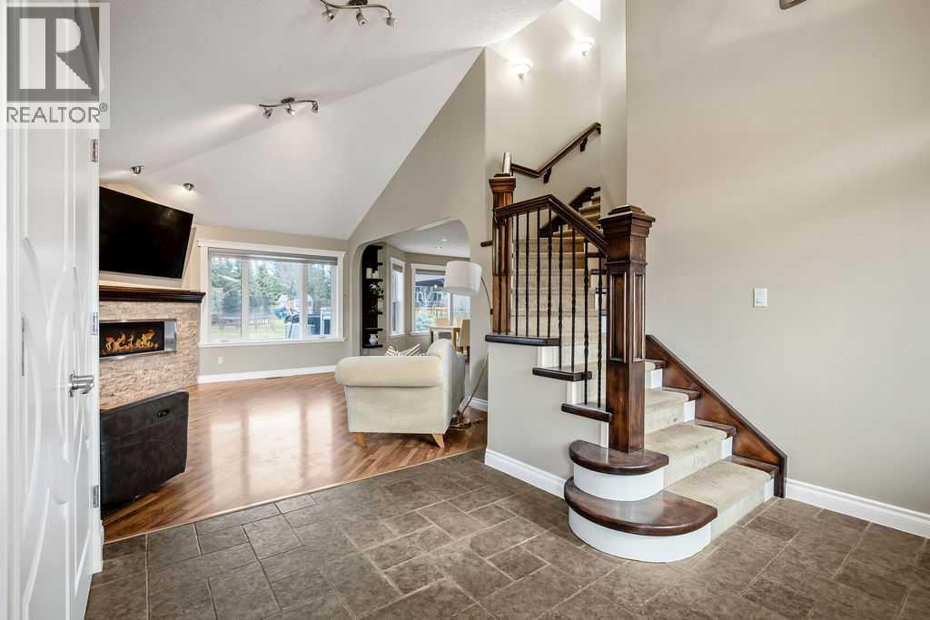 105 Lang Place, Okotoks, Alberta  T1S 1W8 - Photo 5 - A2301740