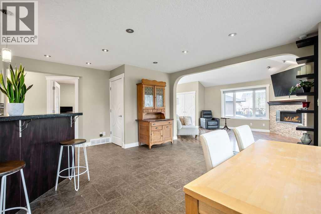 105 Lang Place, Okotoks, Alberta  T1S 1W8 - Photo 17 - A2301740