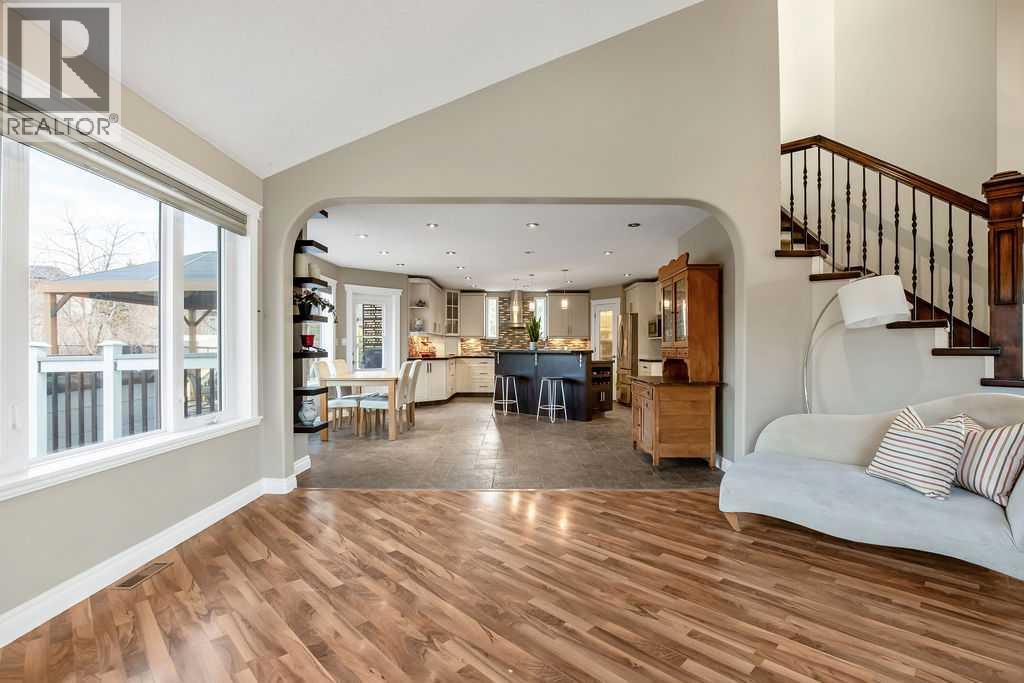 105 Lang Place, Okotoks, Alberta  T1S 1W8 - Photo 7 - A2301740