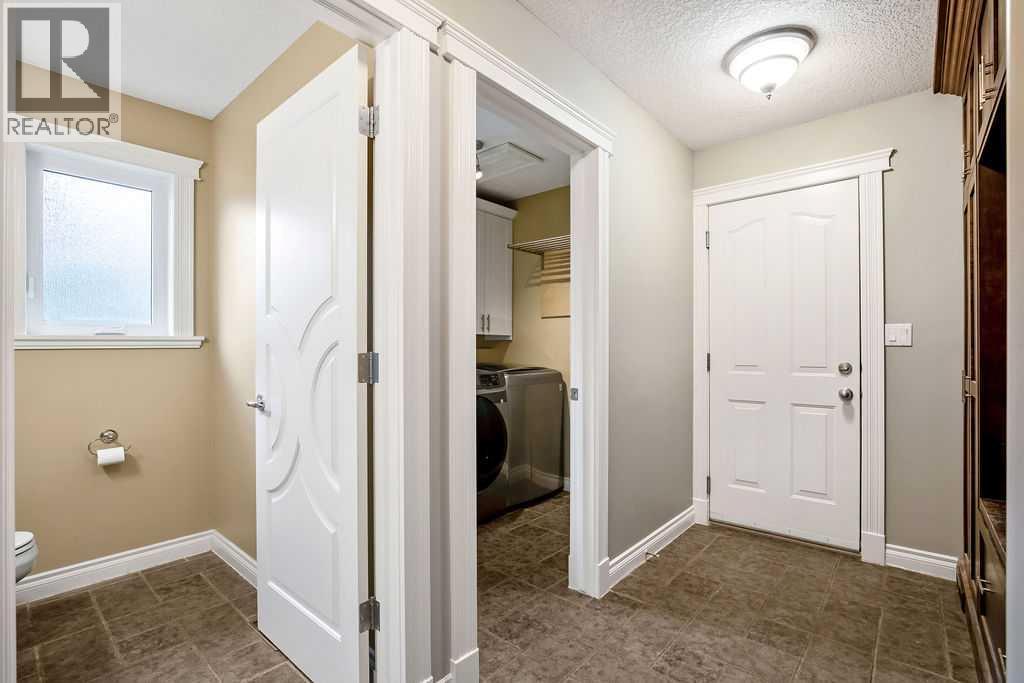 105 Lang Place, Okotoks, Alberta  T1S 1W8 - Photo 19 - A2301740