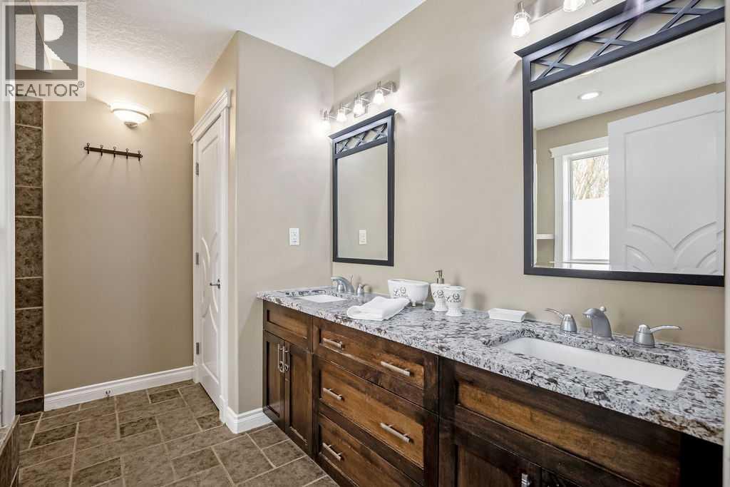 105 Lang Place, Okotoks, Alberta  T1S 1W8 - Photo 26 - A2301740