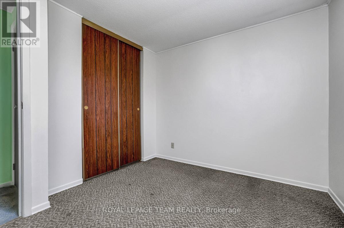 5523 Mitch Owens Road, Ottawa, Ontario  K1X 1C2 - Photo 18 - X13043410