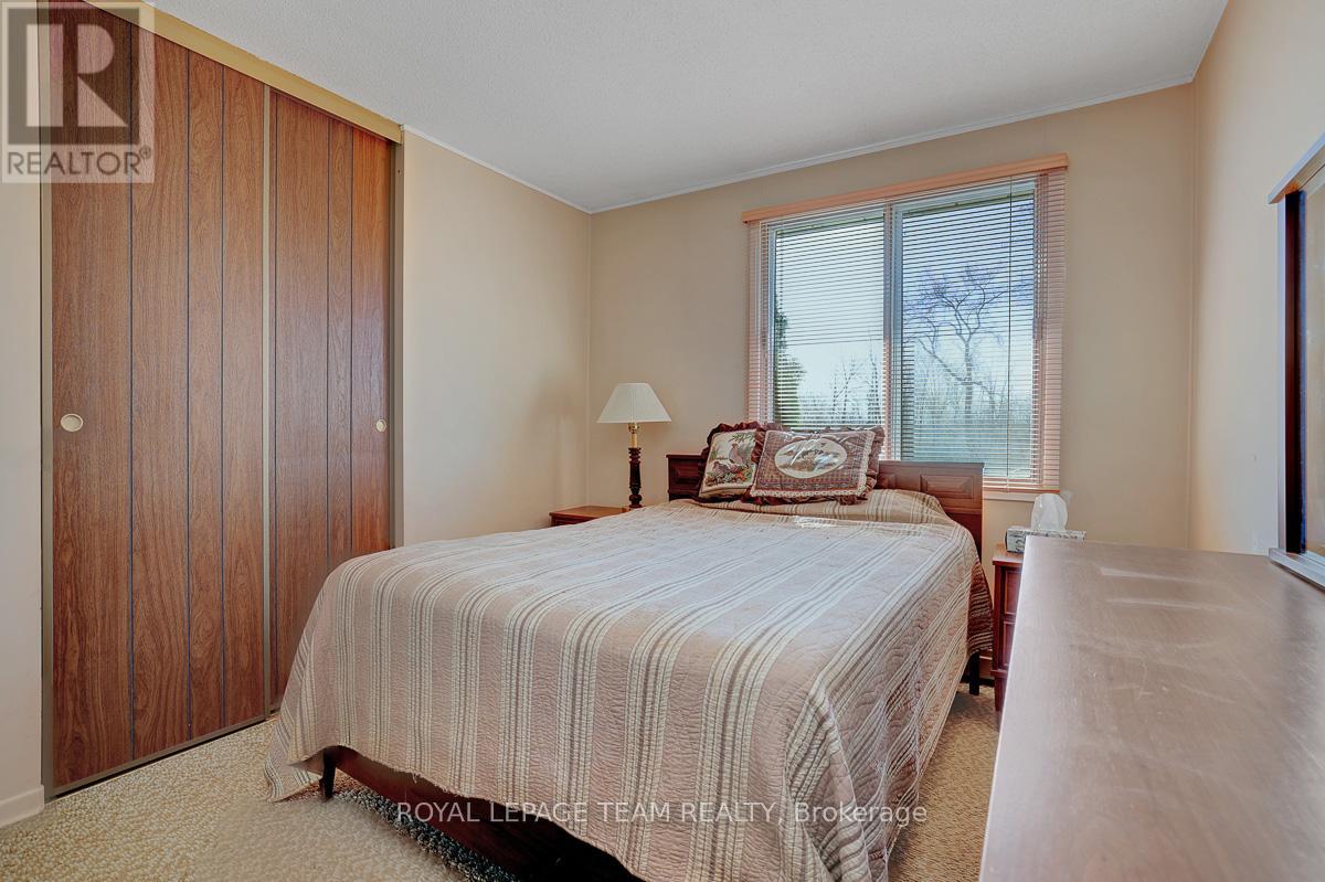 5523 Mitch Owens Road, Ottawa, Ontario  K1X 1C2 - Photo 21 - X13043410