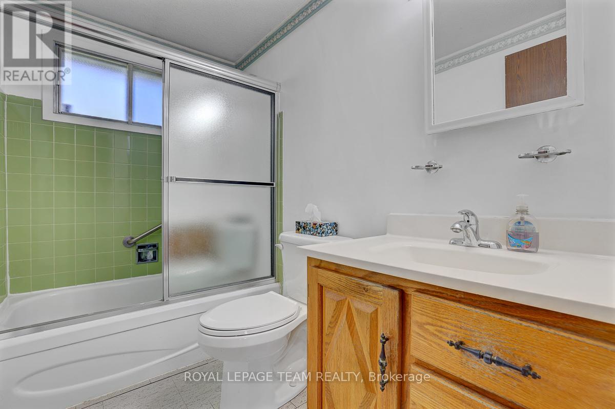 5523 Mitch Owens Road, Ottawa, Ontario  K1X 1C2 - Photo 23 - X13043410