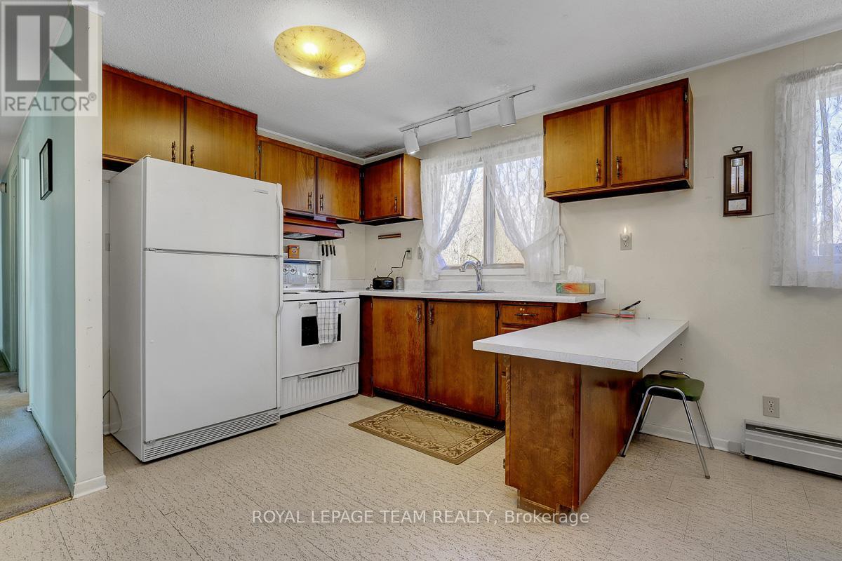 5523 Mitch Owens Road, Ottawa, Ontario  K1X 1C2 - Photo 9 - X13043410