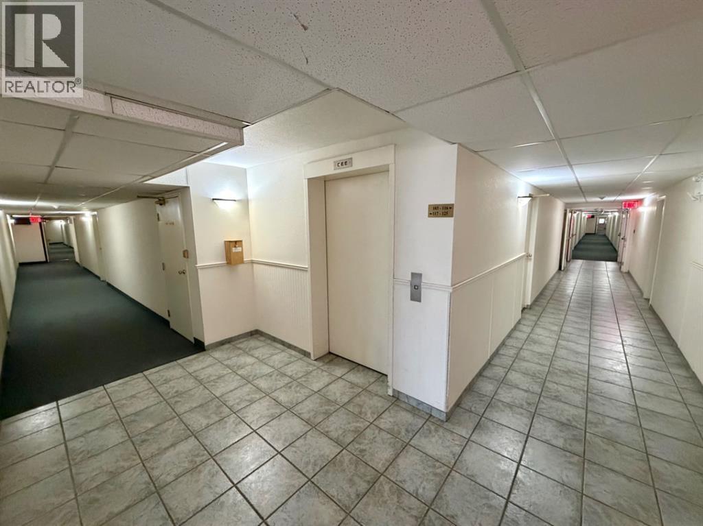 221, 620 Columbia Boulevard W, Lethbridge, Alberta  T1K 7A8 - Photo 2 - A2304914